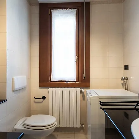 شقة Two Bedrooms Ac Lake View By Rentallcomo كومو