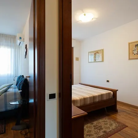 Two Bedrooms Ac Lake View By Rentallcomo كومو