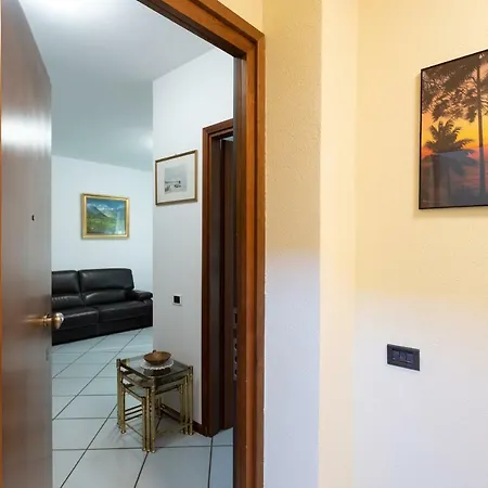 Two Bedrooms Ac Lake View By Rentallcomo * كومو