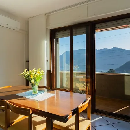 شقة Two Bedrooms Ac Lake View By Rentallcomo *