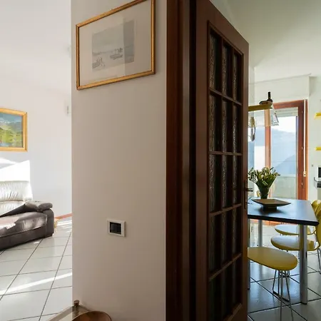 Two Bedrooms Ac Lake View By Rentallcomo *