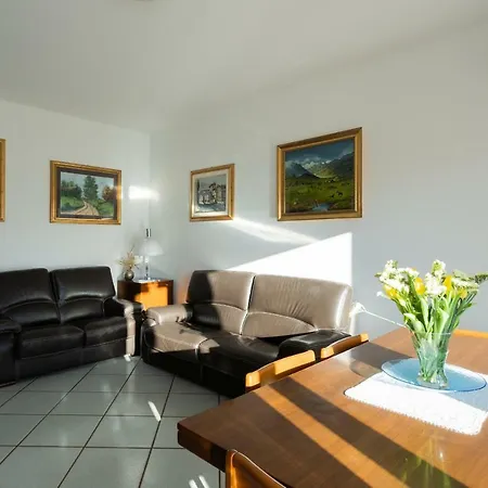 شقة Two Bedrooms Ac Lake View By Rentallcomo كومو