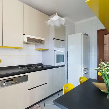 Two Bedrooms Ac Lake View By Rentallcomo