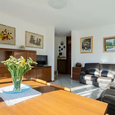 Two Bedrooms Ac Lake View By Rentallcomo *